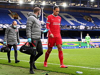 Klopp admits van Dijk return t...